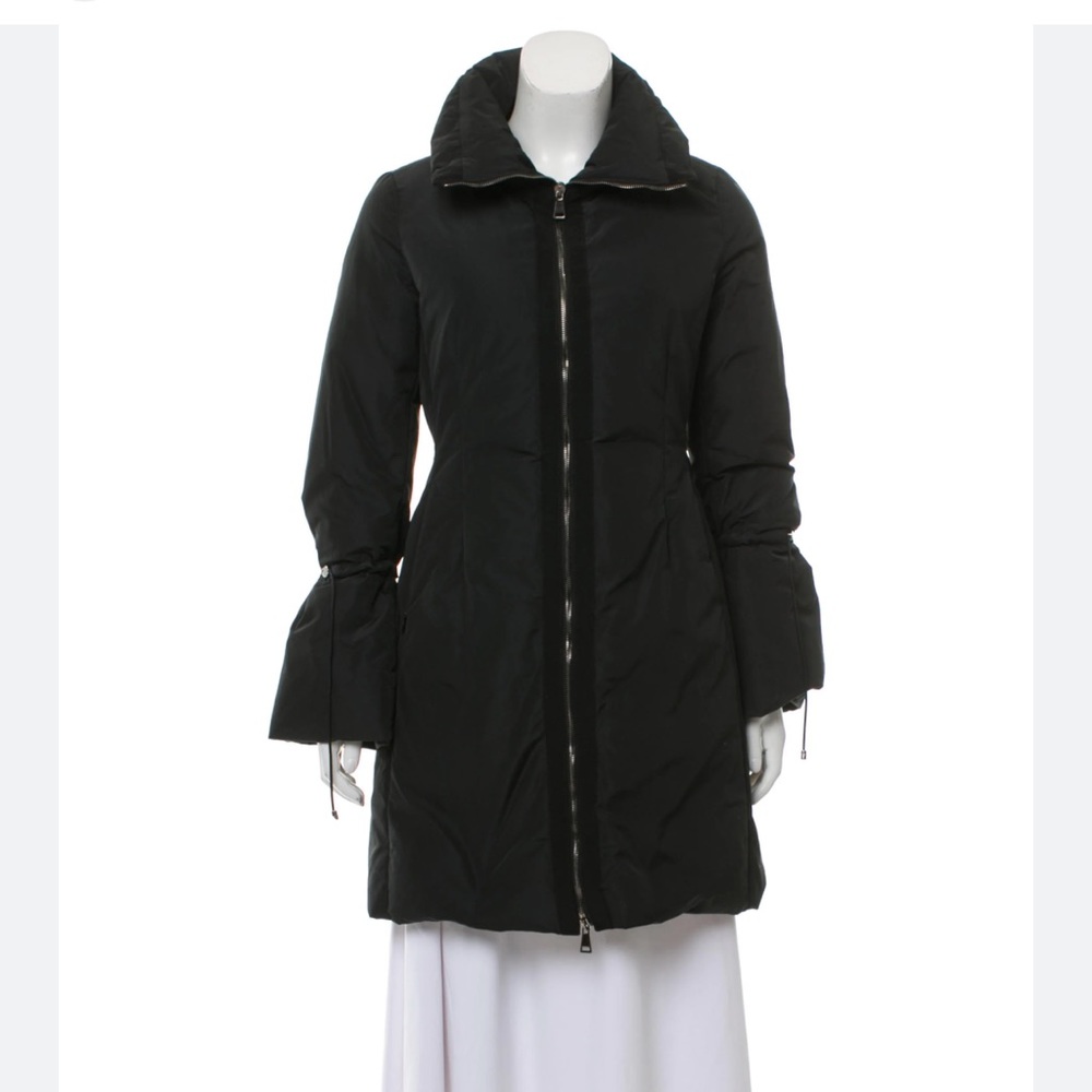 Moncler Alnus Giubbotto coat, size 0. XS. In an excellent condition